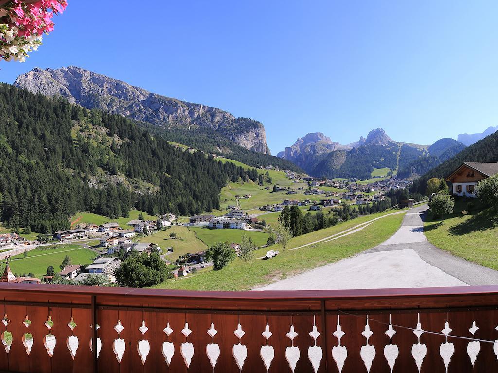 Garni Martlhof Hotel Selva di Val Gardena Exterior photo